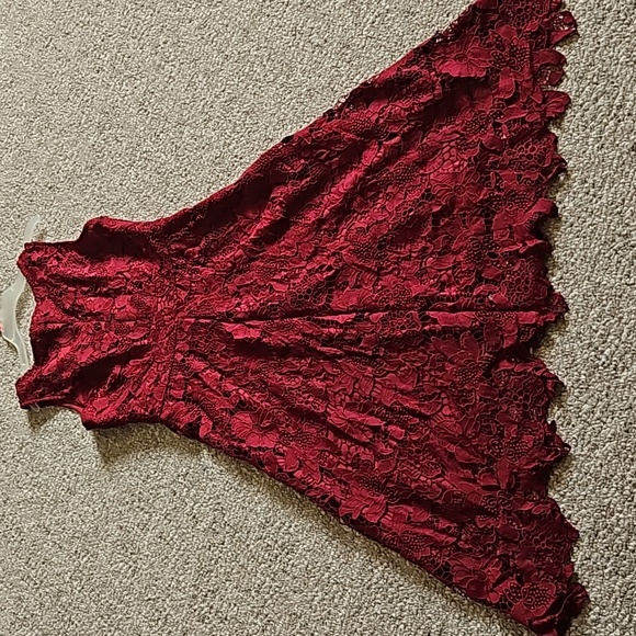 NWOT Kimi lily Wine Red Lace Midi Dress. - Picture 5 of 9